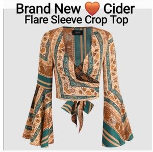 Cider Multicolor Flare Sleeve Crop Top, Size L